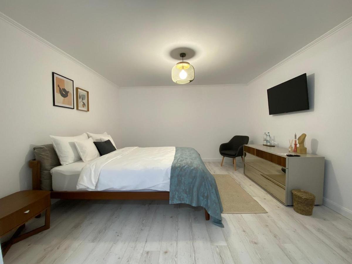 Cosy Apartments & Bistro Pufesti ภายนอก รูปภาพ
