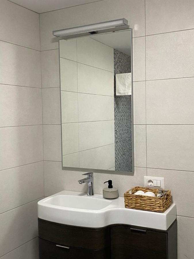 Cosy Apartments & Bistro Pufesti ภายนอก รูปภาพ