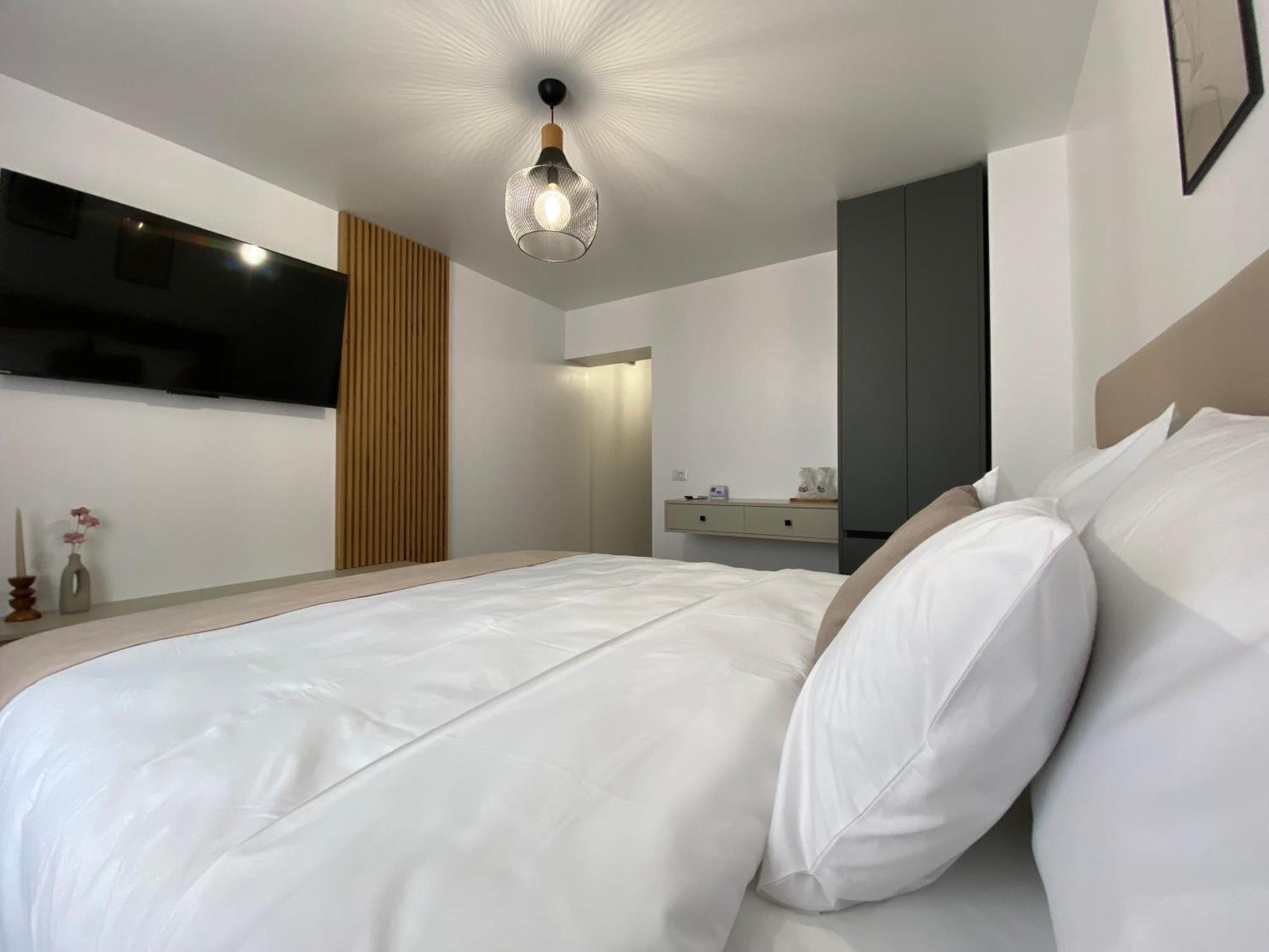Cosy Apartments & Bistro Pufesti ภายนอก รูปภาพ